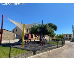 PRECIOSA CASA con jardín en Liesa.