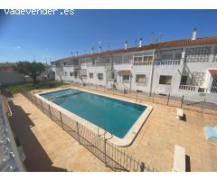 Bungalow en venta con piscina comunitaria y vistas excepcionales.