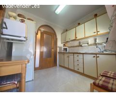 Bungalow en venta con piscina comunitaria y vistas excepcionales.