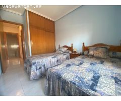 Bungalow en venta con piscina comunitaria y vistas excepcionales.
