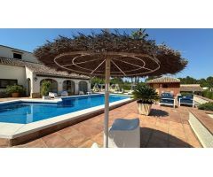 EN VENTA – EXCLUSIVO CHALET EN ONTINYENT CON EXCELENTE UBICACIÓN Y ENTORNO PRIVILEGIADO