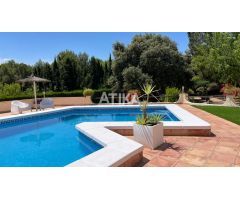 EN VENTA – EXCLUSIVO CHALET EN ONTINYENT CON EXCELENTE UBICACIÓN Y ENTORNO PRIVILEGIADO