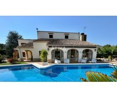 EN VENTA – EXCLUSIVO CHALET EN ONTINYENT CON EXCELENTE UBICACIÓN Y ENTORNO PRIVILEGIADO