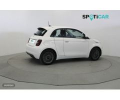 Fiat 500 500E 3+1 ICON 320KM 87KW (118CV) ELECTRICO de 2022 con 9.200 Km por 28.500 EUR. en Madrid