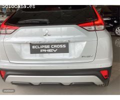 Mitsubishi Eclipse Cross 2.4 PHEV Kaiteki Auto 4WD de 2022 con 3.500 Km por 37.500 EUR. en Zamora