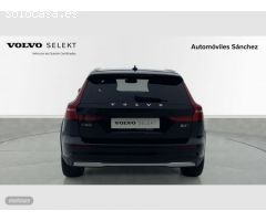 Volvo V 60 Cross Country 2.0 B4 (D) AWD Cross C Ultimate Auto de 2022 con 14.195 Km por 59.900 EUR.