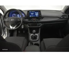 Hyundai i30 1.0 TGDI 48V KLASS LRR de 2022 con 9.852 Km por 21.990 EUR. en A Coruna