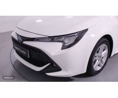Toyota Corolla 1.8 HYBRID ACTIVE TECH E-CVT 5P de 2022 con 4.665 Km por 24.400 EUR. en Girona