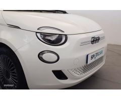 Fiat 500 500E ACTION 185KM 70 KW (95CV) ELECTRICO de 2021 con 16.092 Km por 26.900 EUR. en Madrid