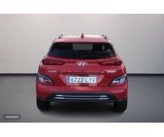 Hyundai Kona TODOTERRENO BEV STYLE SKY 204CV 5P de 2022 con 10 Km por 37.000 EUR. en Huelva