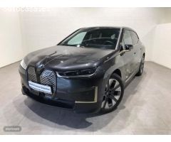 BMW iX xDrive40 240 kW (326 CV) de 2021 con 13.906 Km por 81.975 EUR. en Barcelona