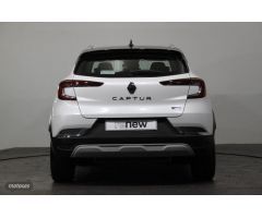 Renault Captur E-TECH Hibrido Enchufable Zen 117kW de 2021 con 25.718 Km por 29.050 EUR. en Madrid