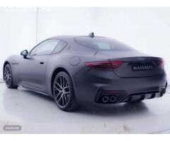 Maserati Gran Turismo GranTurismo V6 550CV AWD Trofeo de 2023 con 60 Km por 274.900 EUR. en Zaragoza