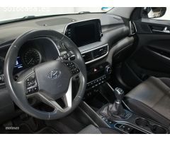 Hyundai Tucson 1.6CRDI 48V SLE 4x2 de 2019 con 112.500 Km por 20.990 EUR. en Cadiz