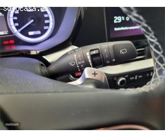 Kia Niro 1.6 GDi HEV 104kW (141CV) Emotion de 2022 con 17.642 Km por 29.550 EUR. en Zamora