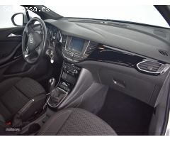 Opel Astra 1.4T Selective 125 de 2019 con 32.490 Km por 18.400 EUR. en Navarra