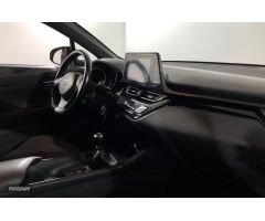 Toyota C-HR C-HR 1.2T 6MT OPALO de 2019 con 60.561 Km por 20.510 EUR. en Islas Baleares