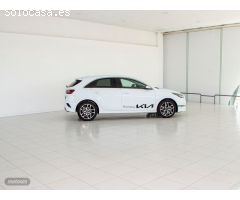 Kia Ceed 1.6 MHEV 100KW TECH 136 5P de 2022 con 10.150 Km por 26.490 EUR. en Pontevedra