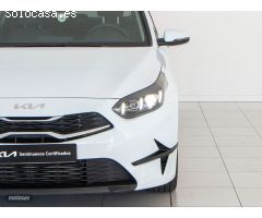 Kia Ceed 1.6 MHEV 100KW TECH 136 5P de 2022 con 10.150 Km por 26.490 EUR. en Pontevedra