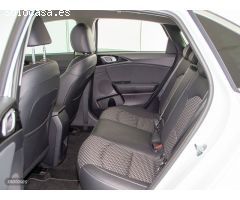 Kia Ceed 1.6 MHEV 100KW TECH 136 5P de 2022 con 10.150 Km por 26.490 EUR. en Pontevedra