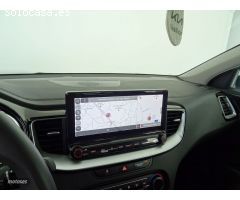 Kia Ceed 1.6 MHEV 100KW TECH 136 5P de 2022 con 10.150 Km por 26.490 EUR. en Pontevedra