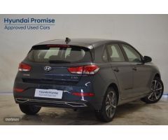 Hyundai i30 1.5 DPI KLASS SLX de 2022 con 8.695 Km por 19.990 EUR. en Pontevedra