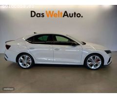 Skoda Octavia 2.0 TSI RS DSG de 2021 con 17.275 Km por 34.900 EUR. en Burgos