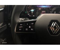 Renault Austral 1.2 E-TECH HIBRIDO ICONIC ESPRIT ALPINE 200CV 5P de 2022 con 7.360 Km por 39.870 EUR