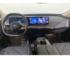 BMW iX xDrive40 240 kW (326 CV) de 2022 con 12.167 Km por 83.900 EUR. en Almeria