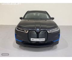 BMW iX xDrive40 240 kW (326 CV) de 2022 con 3.642 Km por 93.500 EUR. en Almeria