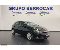 Toyota Auris 140H Hybrid Business 100 kW (136 CV) de 2018 con 105.600 Km por 16.950 EUR. en Sevilla