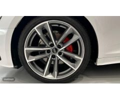 Audi A5 BLACK LINE 40 TDI S TRONIC SPORTBACK de 2023 con 6.990 Km por 52.990 EUR. en Orense