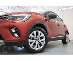 Renault Captur 1.5 Blue dCi 115cv Zen de 2020 con 33.000 Km por 21.290 EUR. en Madrid