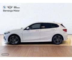 BMW Serie 1 d Business 110 kW (150 CV) de 2022 con 4.001 Km por 40.900 EUR. en Leon