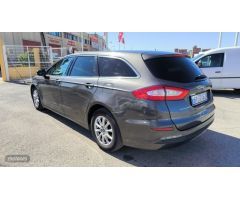 Ford Mondeo Berlina Trend 2.0 TDCi de 2015 con 213.765 Km por 8.800 EUR. en Sevilla