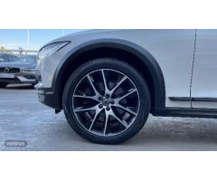 Volvo V 90 V90 Cross Country D5 AWD Pro Automatico de 2017 con 77.675 Km por 39.990 EUR. en Huelva