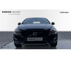 Volvo V 60 V60 Cross Country Plus D3 Manual de 2018 con 32.605 Km por 26.490 EUR. en Huelva