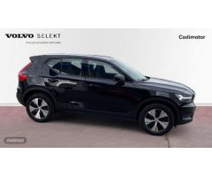 Volvo XC40 XC40 Momentum Pro, T2 (gasolina - aut) de 2021 con 27.000 Km por 33.990 EUR. en Huelva