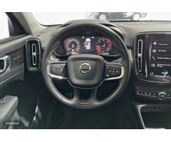Volvo XC40 XC40 D4 AWD Momentum Automatico de 2018 con 105.476 Km por 31.400 EUR. en Badajoz