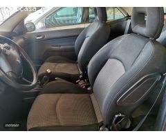 Peugeot 206 CABRIO de 2006 con 195.838 Km por 4.200 EUR. en Asturias