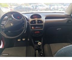 Peugeot 206 CABRIO de 2006 con 195.838 Km por 4.200 EUR. en Asturias