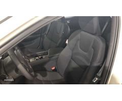 Volvo S60 Momentum Pro, B4 mild hybrid (gasolina) de 2022 con 20 Km por 44.500 EUR. en Burgos