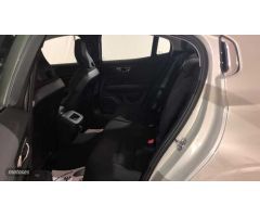 Volvo S60 Momentum Pro, B4 mild hybrid (gasolina) de 2022 con 20 Km por 44.500 EUR. en Burgos