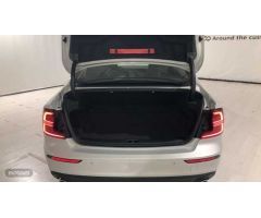 Volvo S60 Momentum Pro, B4 mild hybrid (gasolina) de 2022 con 20 Km por 44.500 EUR. en Burgos