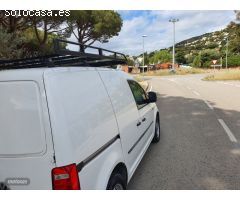 Volkswagen Caddy 2.0 TDI FURGON de 2017 con 90.000 Km por 9.995 EUR. en Girona