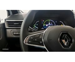 Renault Clio E-TECH Hibrido Intens 103kW de 2021 con 18.500 Km por 19.900 EUR. en Caceres