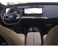 BMW iX xDrive40 240 kW (326 CV) de 2022 con 1.000 Km por 84.000 EUR. en Cantabria
