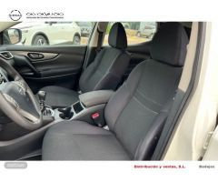 Nissan Qashqai 1.6dCi VISIA 4x4 de 2016 con 148.744 Km por 15.200 EUR. en Badajoz