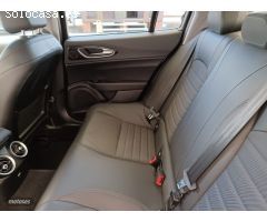 Alfa Romeo Giulia GIULIA 2.2 SUPER AUT. 4P de 2018 con 103.215 Km por 24.900 EUR. en Pontevedra