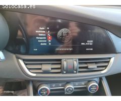 Alfa Romeo Giulia GIULIA 2.2 SUPER AUT. 4P de 2018 con 103.215 Km por 24.900 EUR. en Pontevedra
